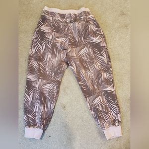 Women's Joylab jogger size medium